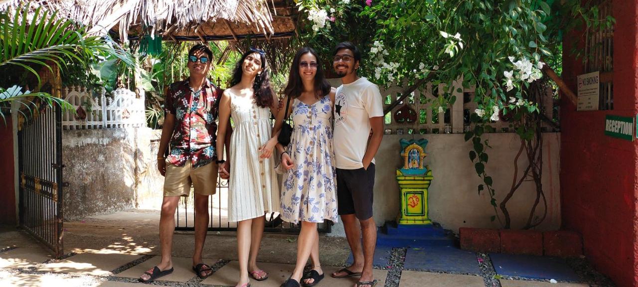 Green Nest Hostel, Baga- North Goa อาร์โปรา ภายนอก รูปภาพ