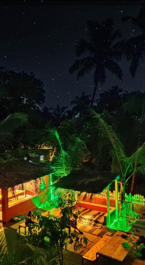 Green Nest Hostel, Baga- North Goa อาร์โปรา ภายนอก รูปภาพ