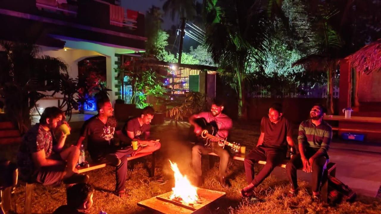 Green Nest Hostel, Baga- North Goa อาร์โปรา ภายนอก รูปภาพ