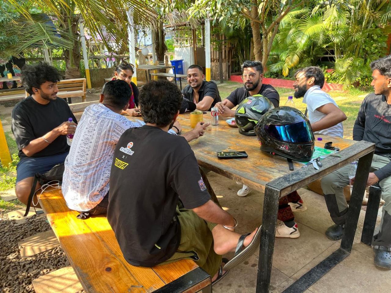 Green Nest Hostel, Baga- North Goa อาร์โปรา ภายนอก รูปภาพ