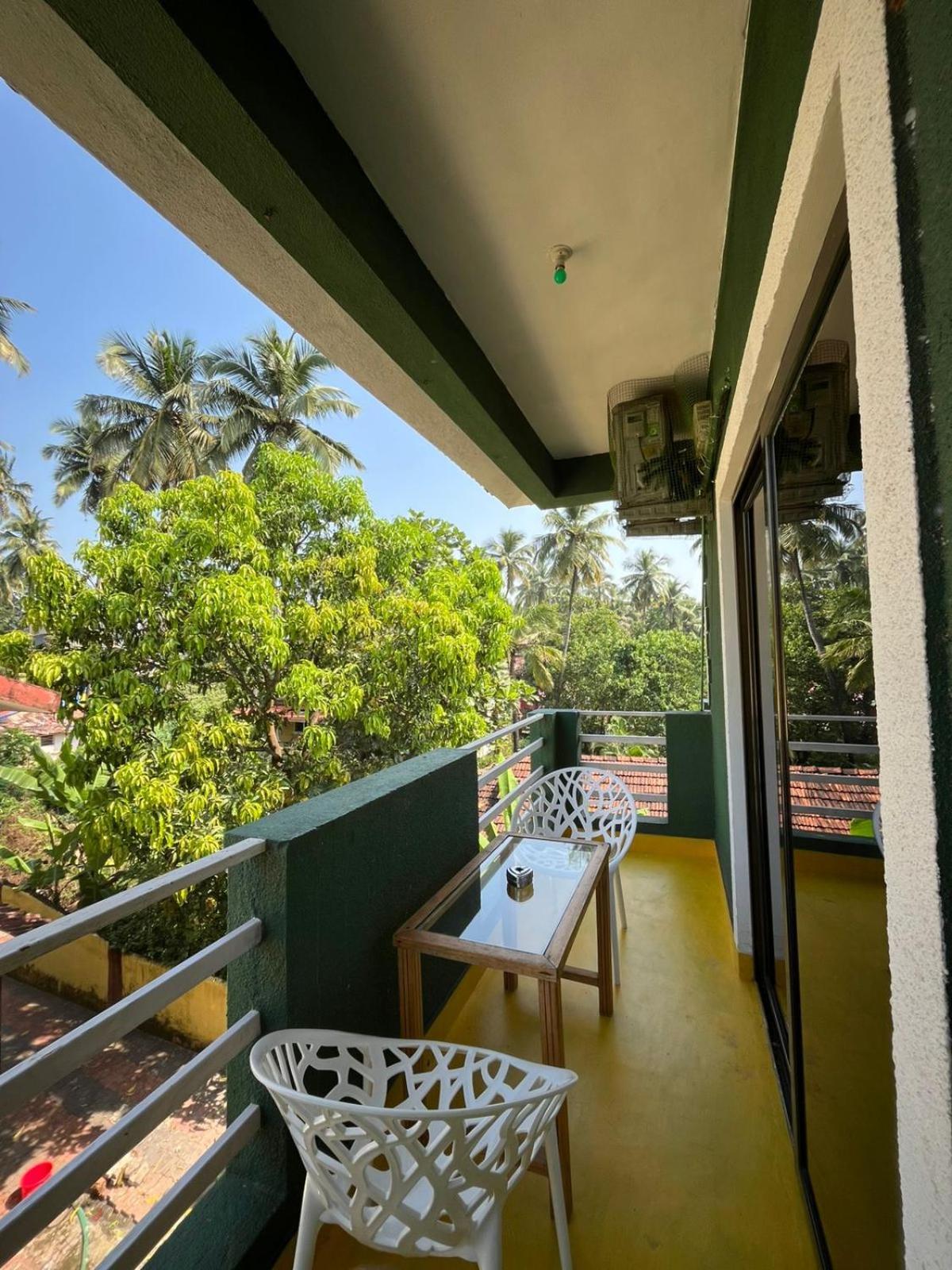 Green Nest Hostel, Baga- North Goa อาร์โปรา ภายนอก รูปภาพ