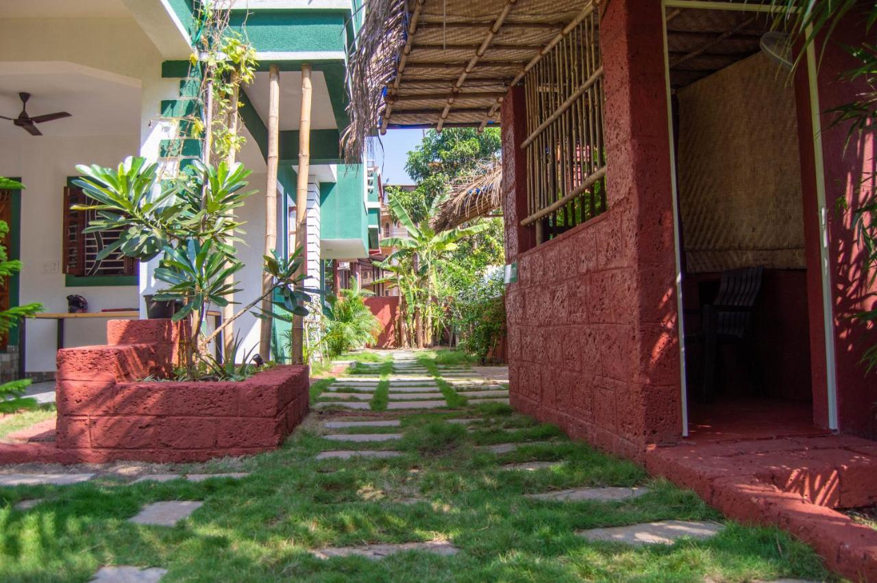 Green Nest Hostel, Baga- North Goa อาร์โปรา ภายนอก รูปภาพ