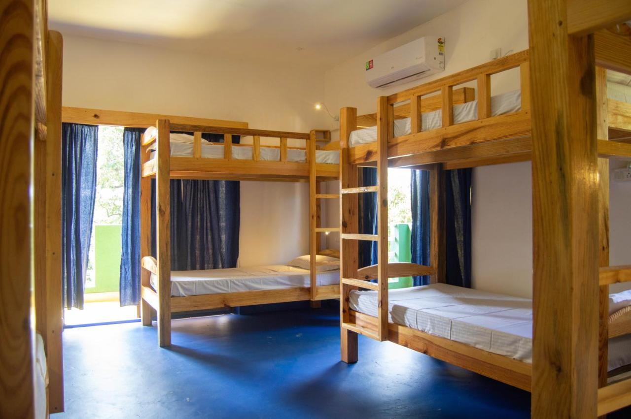 Green Nest Hostel, Baga- North Goa อาร์โปรา ภายนอก รูปภาพ