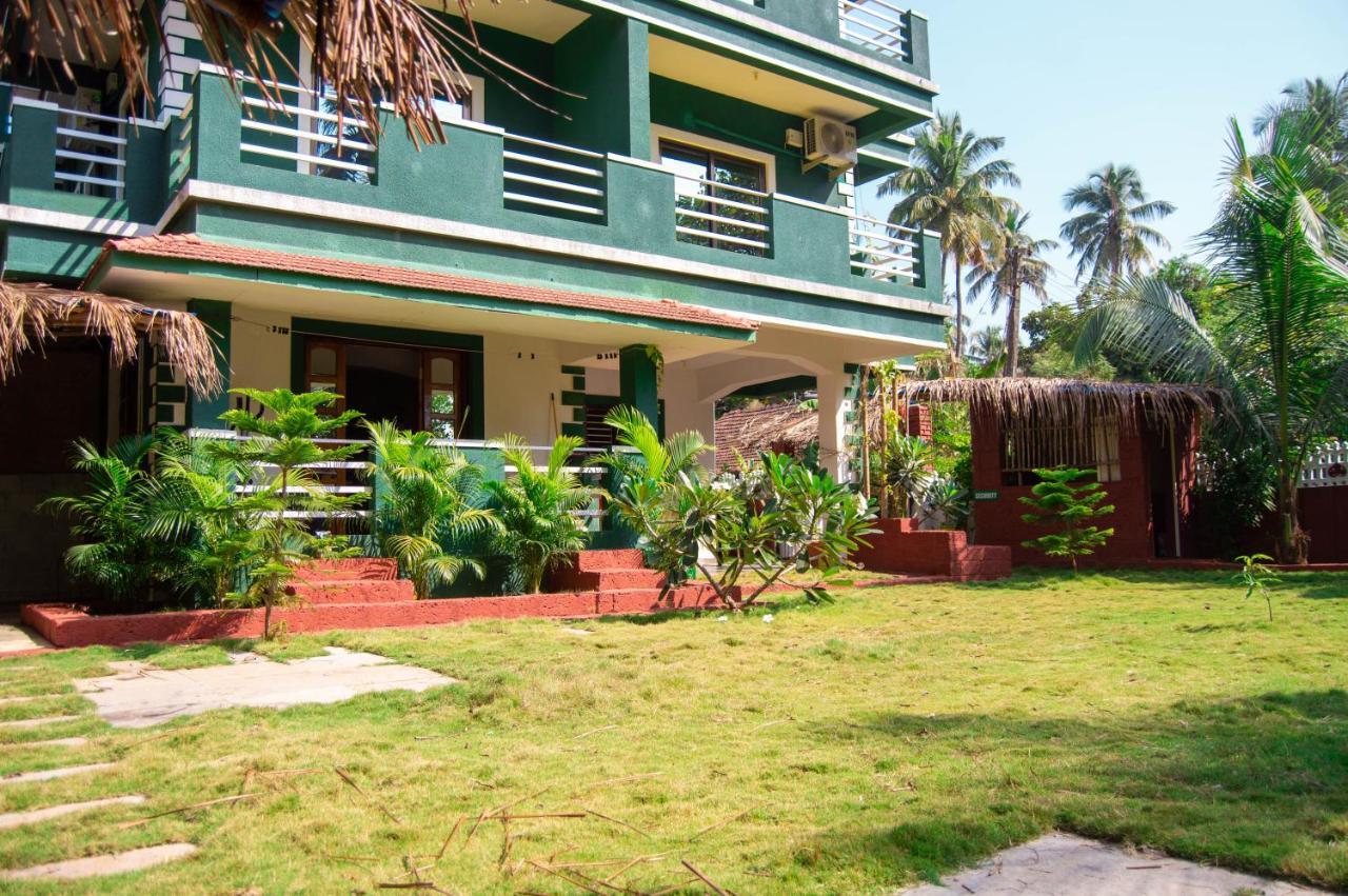 Green Nest Hostel, Baga- North Goa อาร์โปรา ภายนอก รูปภาพ