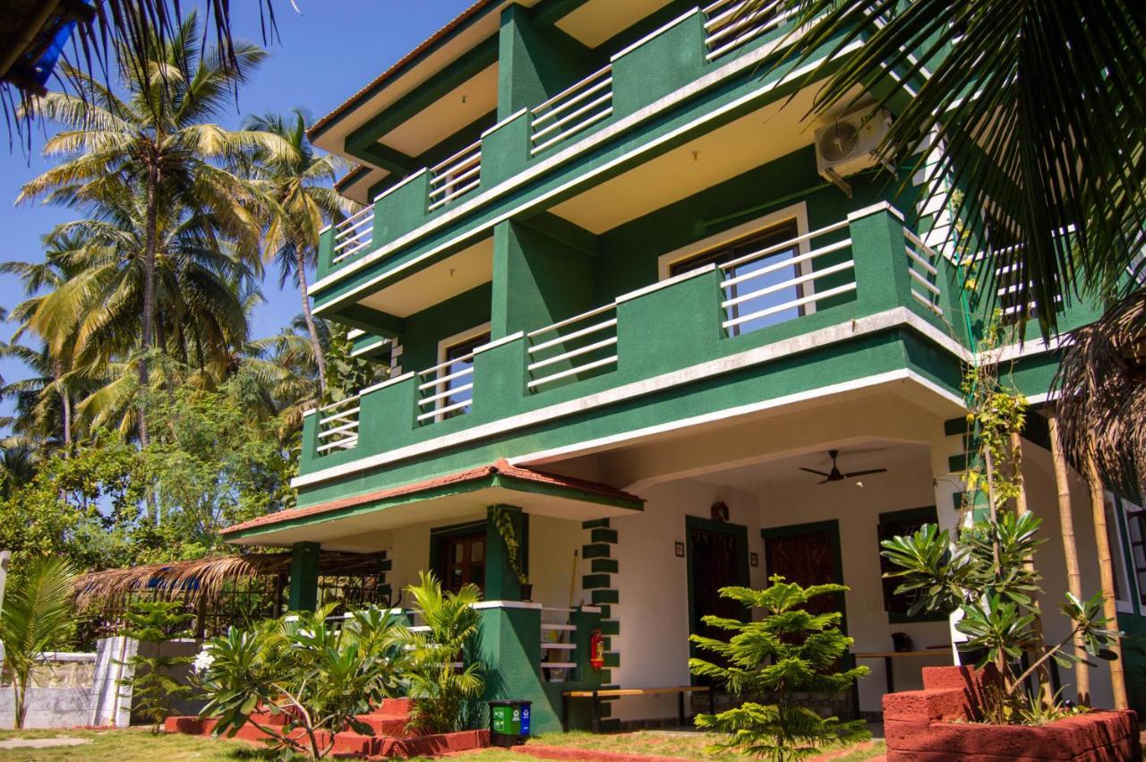 Green Nest Hostel, Baga- North Goa อาร์โปรา ภายนอก รูปภาพ